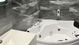 Photo de la chambre supérieur la Corsuet des Suites du Lac à Aix les Bains.