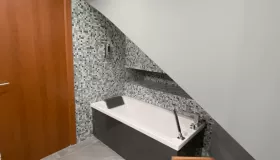 Photo de la chambre confort la Mont Blanc des Suites du Lac à Aix les Bains.