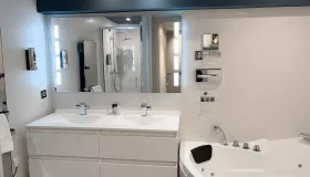 Photo de la chambre familiale les Bauges des Suites du Lac à Aix les Bains.