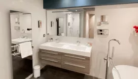 Photo de la chambre familiale les Bauges des Suites du Lac à Aix les Bains.